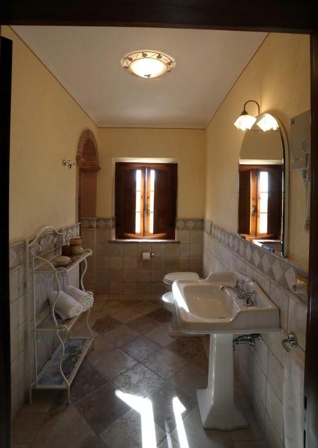 Molino Del Rotone Guest House Buti Bagian luar foto