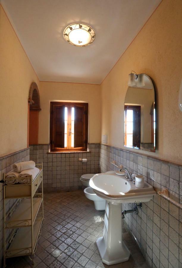 Molino Del Rotone Guest House Buti Bagian luar foto